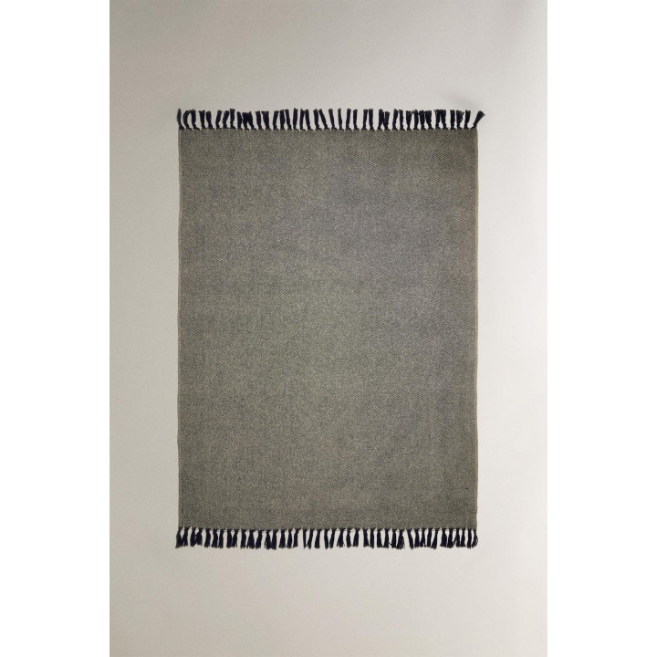 Плед с бахромой