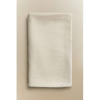 Плед с объемными кисточками