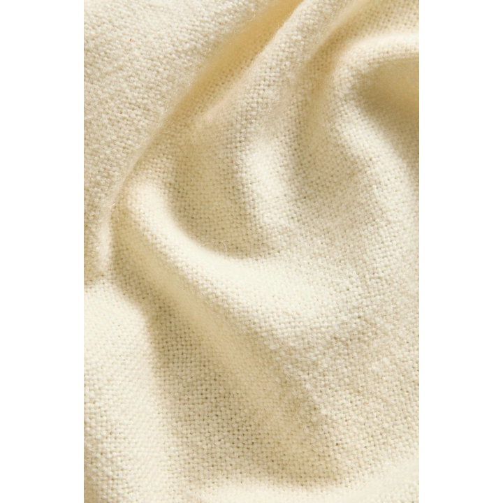 Плед с объемными кисточками