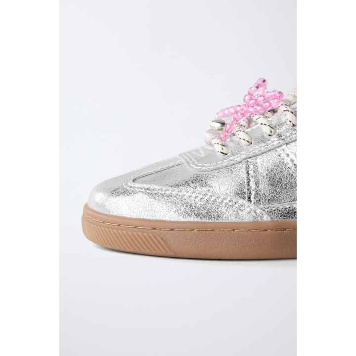 МЕТАЛЛИЗИРОВАННЫЕ КЕДЫ С ШАРМАМИ