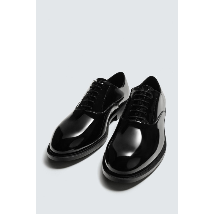 ЛАКИРОВАННЫЕ ТУФЛИ В КЛАССИЧЕСКОМ СТИЛЕ