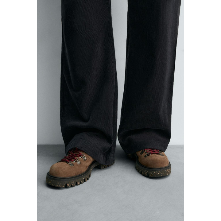 КОЖАНЫЕ БОТИНКИ С КРЮЧКАМИ