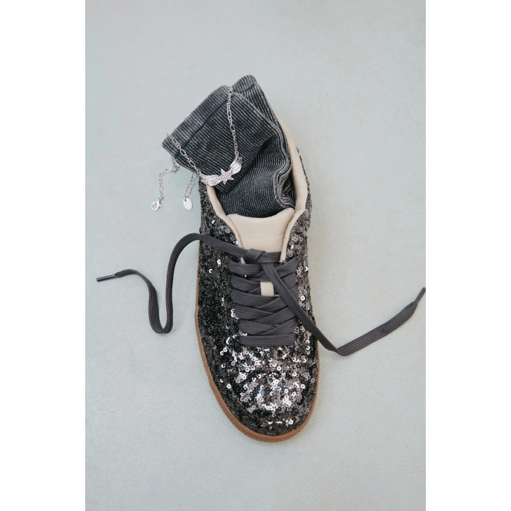 КРОССОВКИ С ПАЙЕТКАМИ