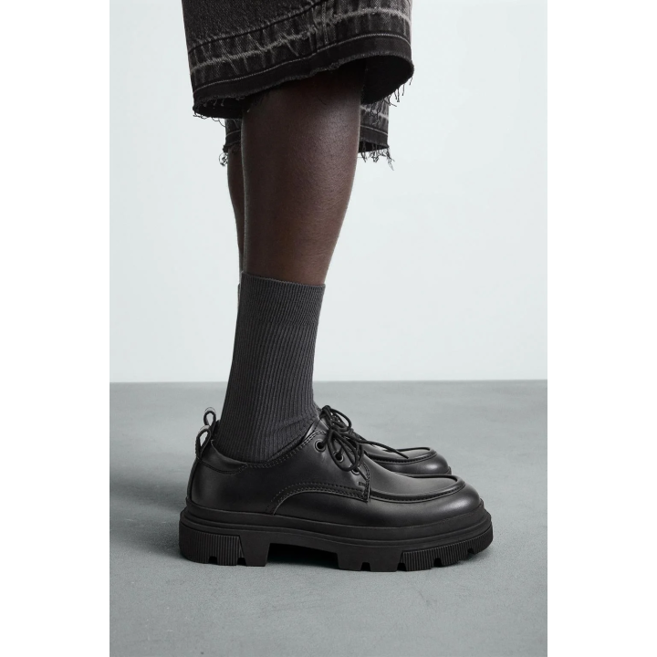 ТУФЛИ С ОТДЕЛКОЙ И ОБЪЕМНОЙ ПОДОШВОЙ