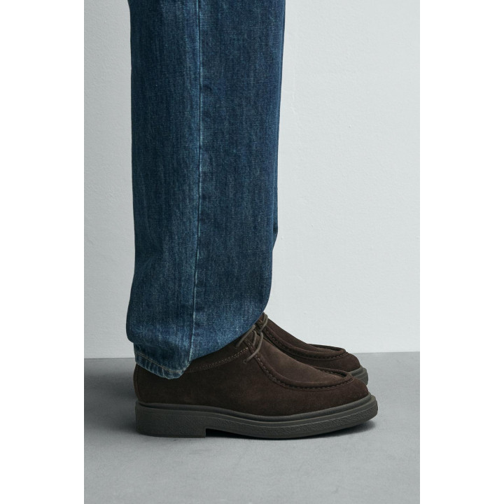 КОЖАНЫЕ ТУФЛИ С ОТДЕЛКОЙ