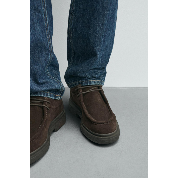 КОЖАНЫЕ ТУФЛИ С ОТДЕЛКОЙ