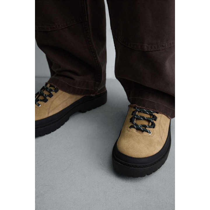 КОЖАНЫЕ ТУФЛИ В КОНТРАСТНОМ ИСПОЛНЕНИИ