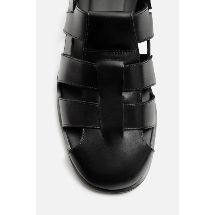 Кожаные сандалии в сетчатом дизайне - лимитированная коллекция