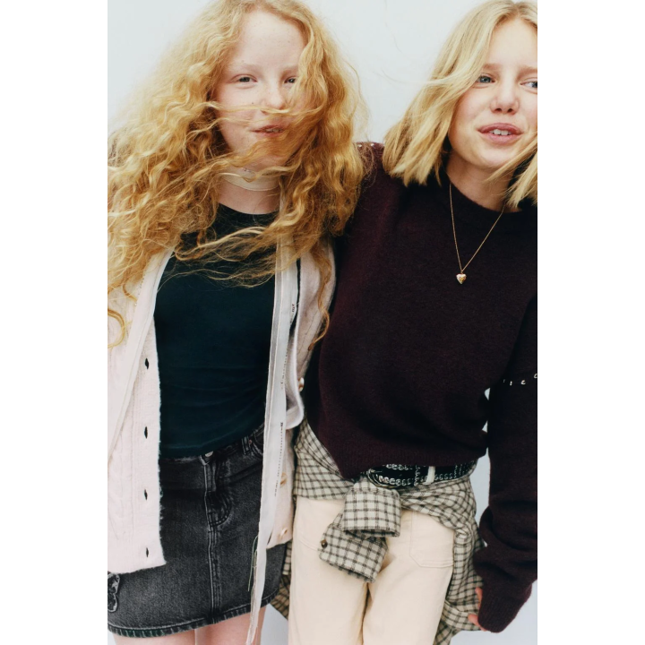 ВЯЗАНЫЙ СВИТЕР С ЗАКЛЕПКАМИ