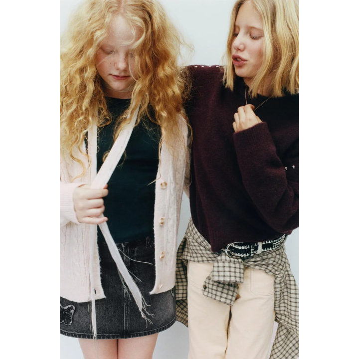 ВЯЗАНЫЙ СВИТЕР С ЗАКЛЕПКАМИ