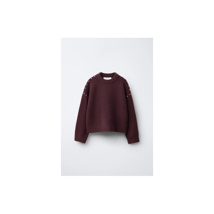 ВЯЗАНЫЙ СВИТЕР С ЗАКЛЕПКАМИ