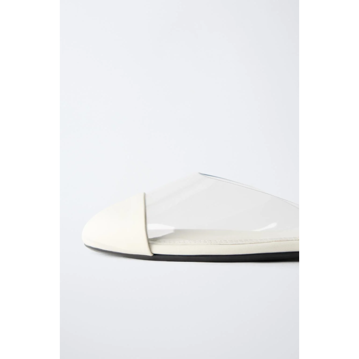 Туфли на ремешке из винила