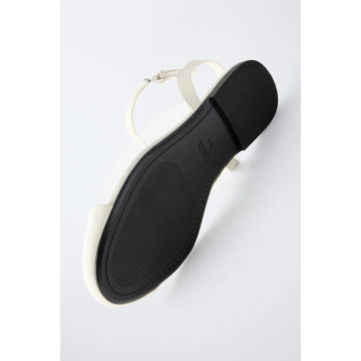 Туфли на ремешке из винила