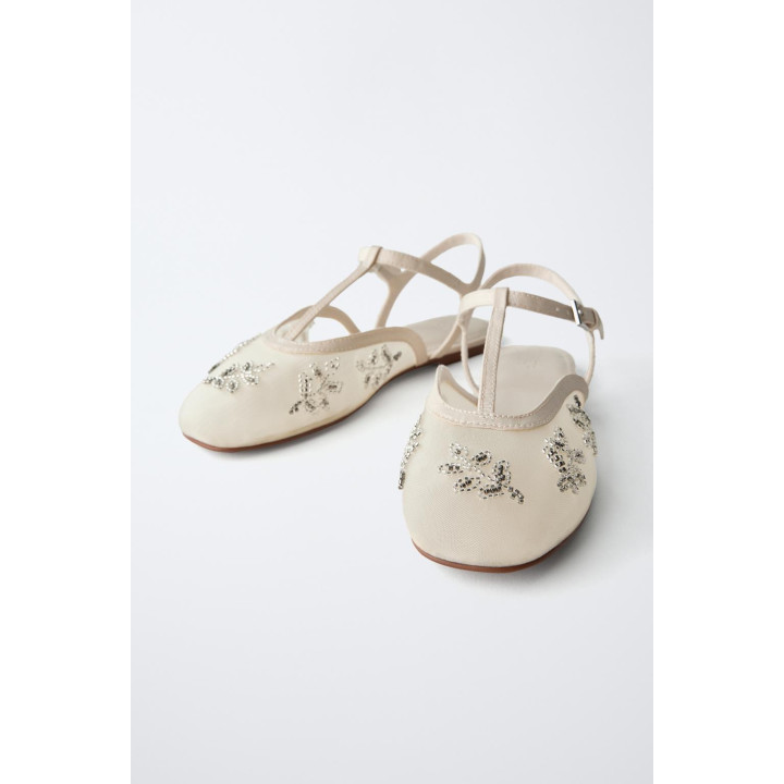 Туфли балетки на плоской подошве с вышивкой