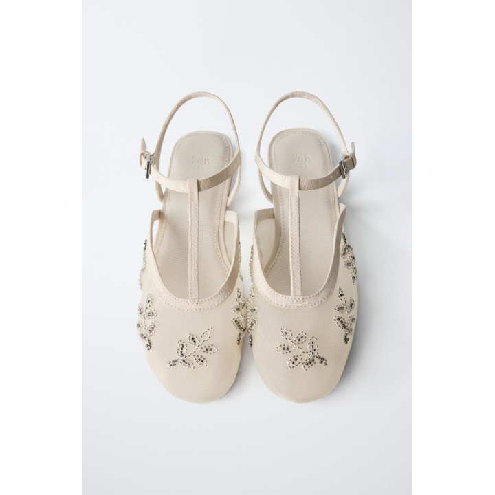 Туфли балетки на плоской подошве с вышивкой