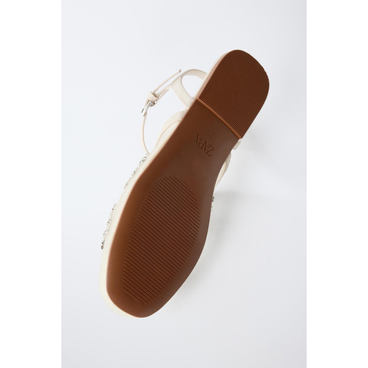 Туфли балетки на плоской подошве с вышивкой