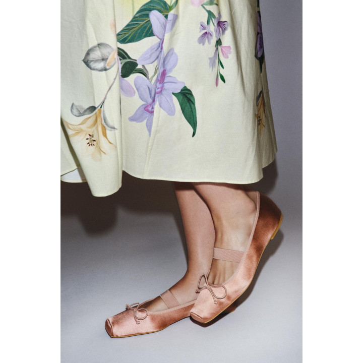 АТЛАСНЫЕ БАЛЕТКИ С БАНТИКОМ