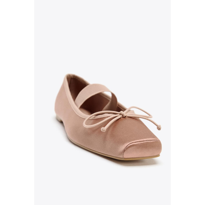 АТЛАСНЫЕ БАЛЕТКИ С БАНТИКОМ