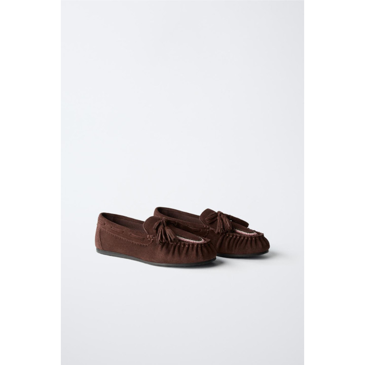 КОЖАНЫЕ ЛОФЕРЫ С КИСТОЧКАМИ