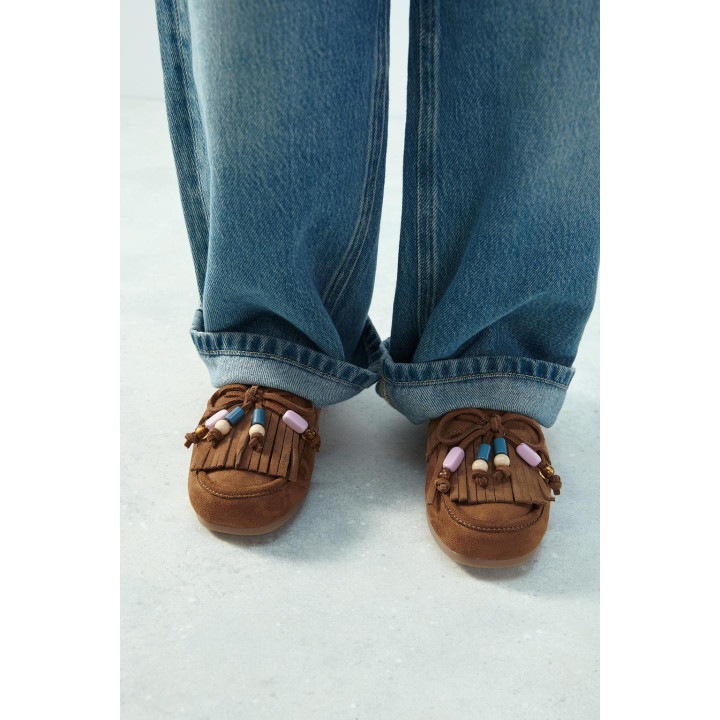 ЛОФЕРЫ С ДЕКОРАТИВНЫМИ БУСИНАМИ