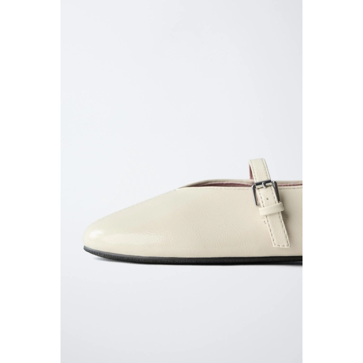 ЛАКИРОВАННЫЕ БАЛЕТКИ