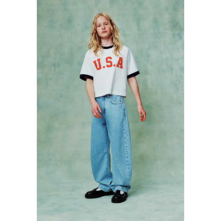 ЛАКИРОВАННЫЕ ТУФЛИ T-ОБРАЗНОЙ ФОРМЫ