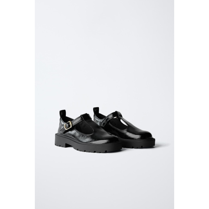 ЛАКИРОВАННЫЕ ТУФЛИ T-ОБРАЗНОЙ ФОРМЫ