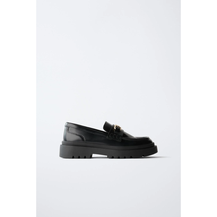 ЛОФЕРЫ С ПРЯЖКОЙ