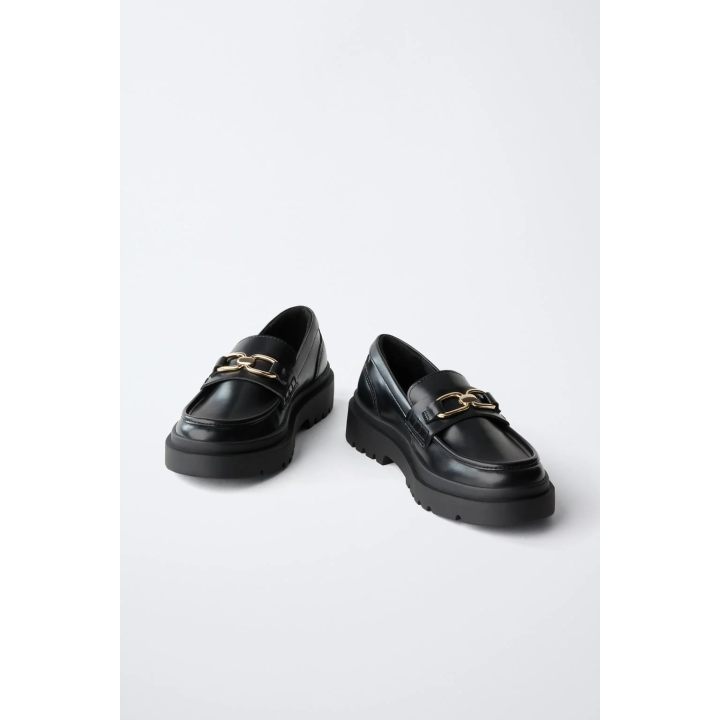 ЛОФЕРЫ С ПРЯЖКОЙ