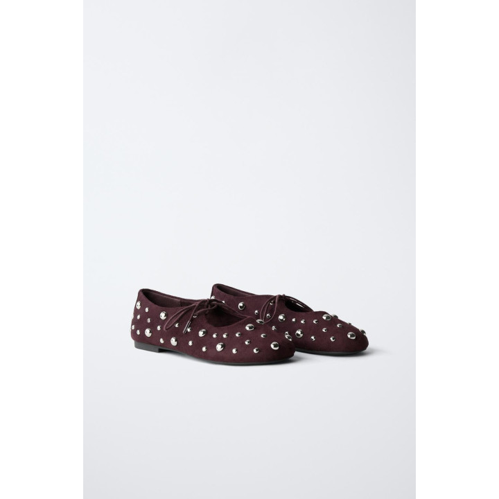 Туфли балетки с заклепками
