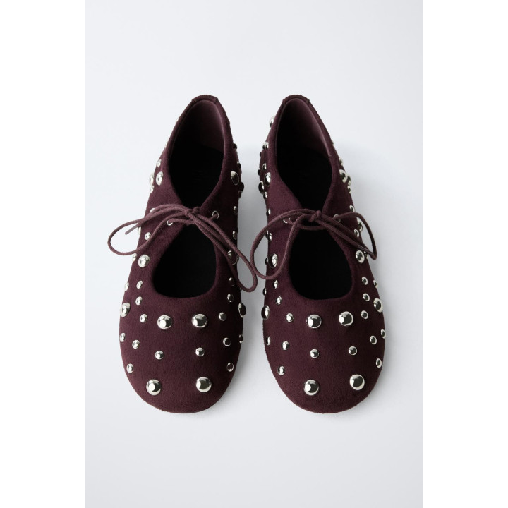 Туфли балетки с заклепками
