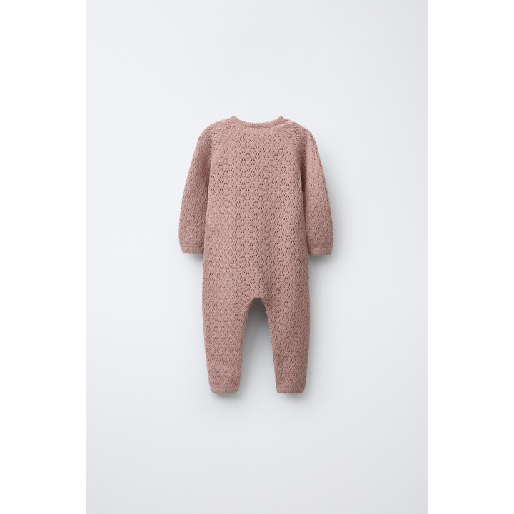 ТРИКОТАЖНЫЙ КОМБИНЕЗОН С АЖУРНЫМИ ДЕТАЛЯМИ