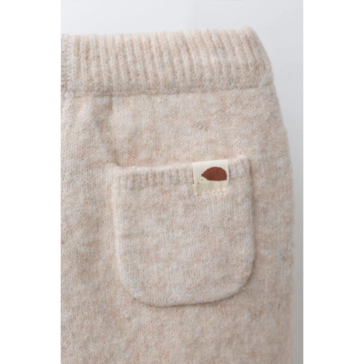 ТРИКОТАЖНЫЕ ЛЕГИНСЫ С КАРМАНОМ И ЭТИКЕТКОЙ С ЕЖИКОМ