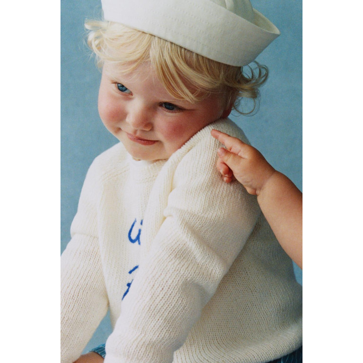 ТРИКОТАЖНЫЙ ДЖЕМПЕР С ВЫШИТОЙ НАДПИСЬЮ