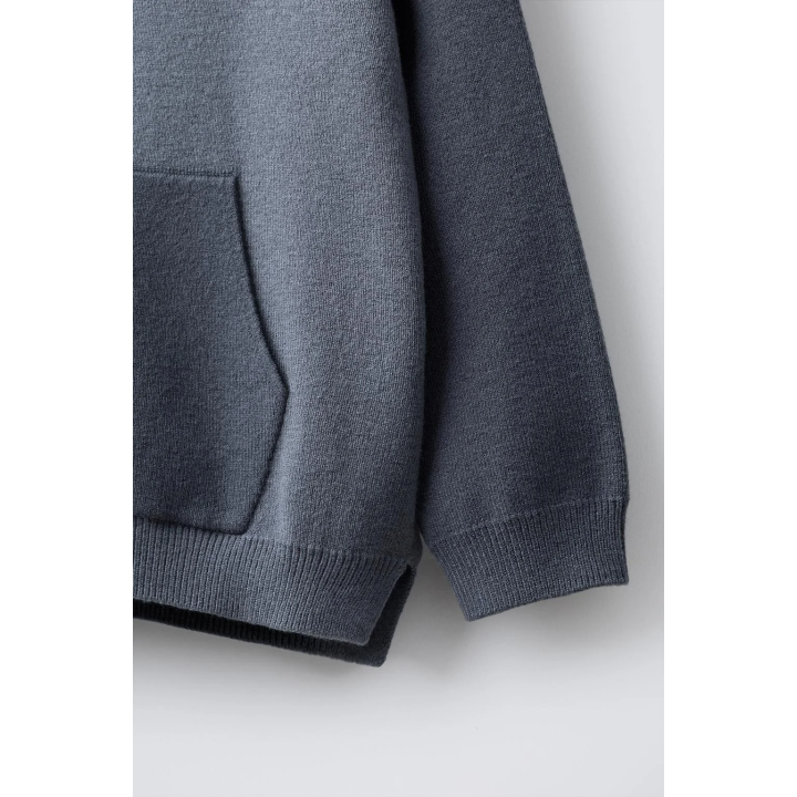 ТРИКОТАЖНЫЙ ДЖЕМПЕР С КАПЮШОНОМ