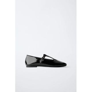 Балетки на t-образной застежке с деталями в виде сердец