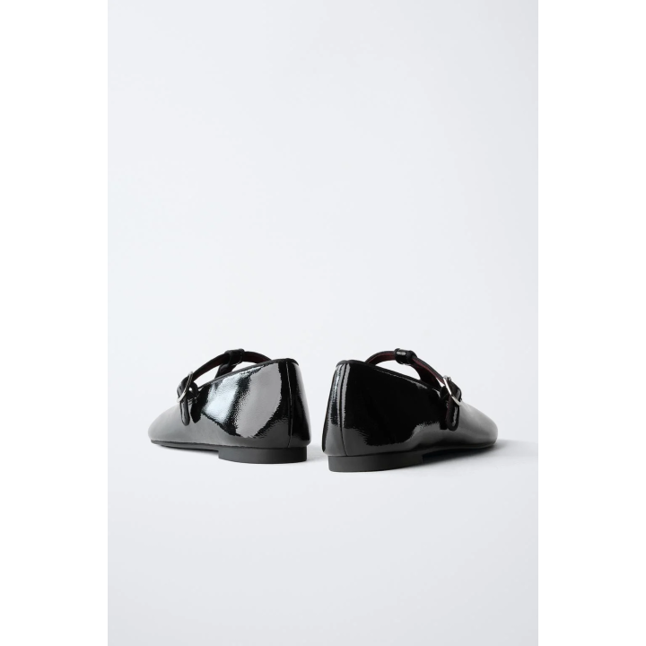 Балетки на t-образной застежке с деталями в виде сердец