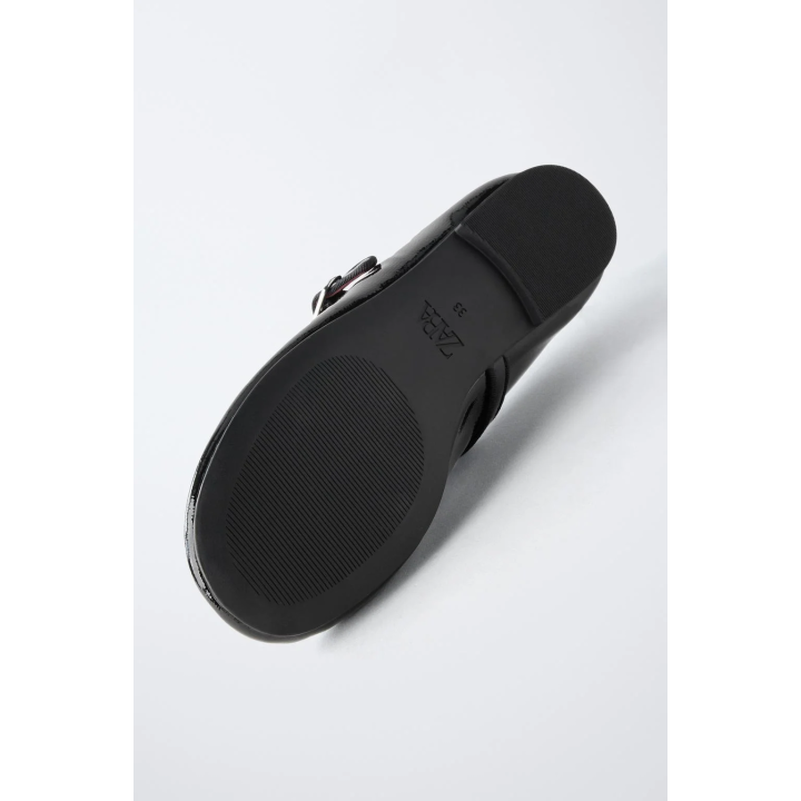 Балетки на t-образной застежке с деталями в виде сердец