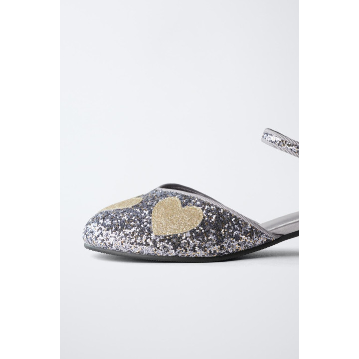 ТУФЛИ НА КАБЛУКЕ С БЛЁСТКАМИ И СЕРДЕЧКАМИ