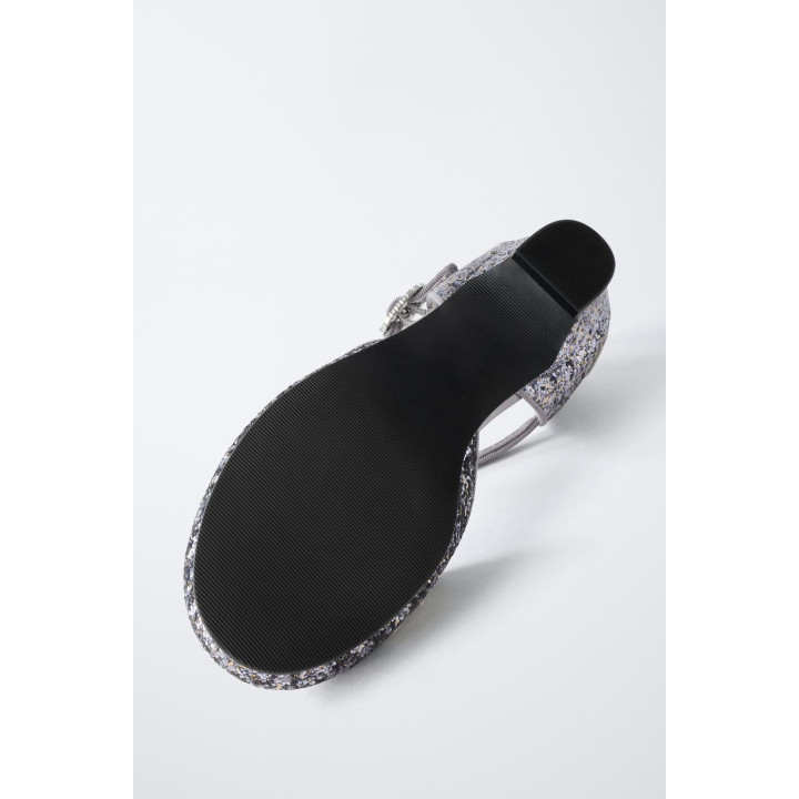 ТУФЛИ НА КАБЛУКЕ С БЛЁСТКАМИ И СЕРДЕЧКАМИ