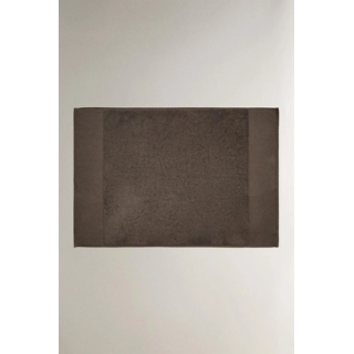 BATH MAT WITH WIDE EDGE