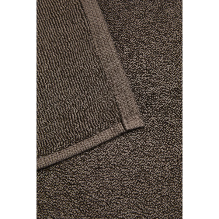 BATH MAT WITH WIDE EDGE