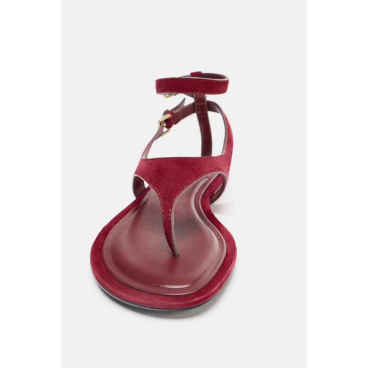 ПЛОСКИЕ САНДАЛИИ С ПЕРЕМЫЧКОЙ ДЛЯ ПАЛЬЦА ИЗ СПИЛКА