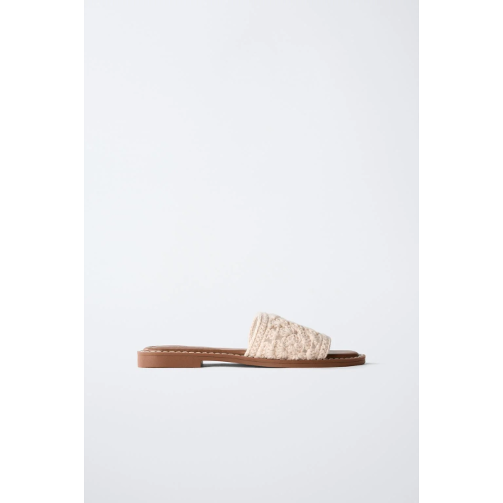 Сандалии с крючком