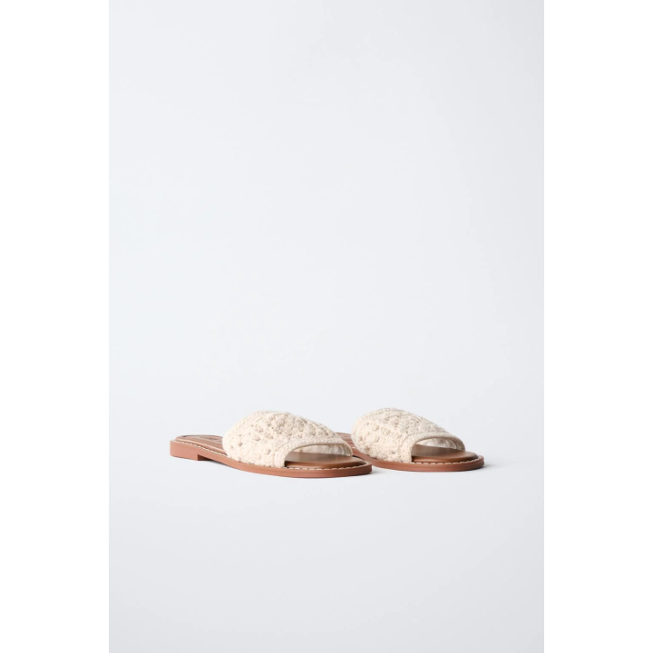 Сандалии с крючком