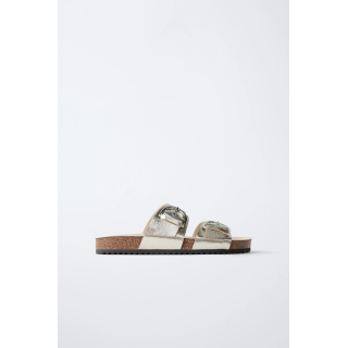 САНДАЛИИ С МЕТАЛЛИЧЕСКИМ БЛЕСКОМ И ПРЯЖКАМИ