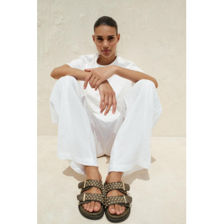 САНДАЛИИ С ПРЯЖКАМИ И ЗАКЛЕПКАМИ