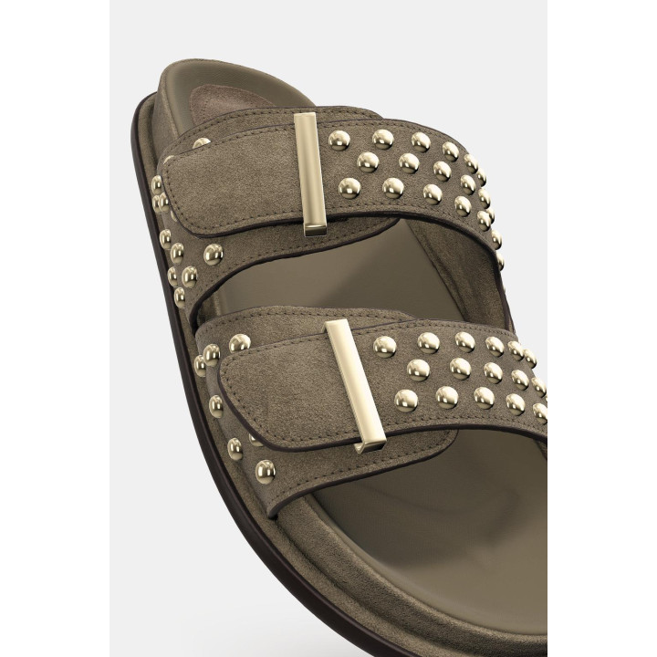 САНДАЛИИ С ПРЯЖКАМИ И ЗАКЛЕПКАМИ