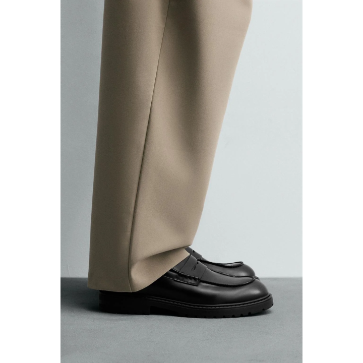 СТРОГИЕ ЛОФЕРЫ С ПЛАНКОЙ