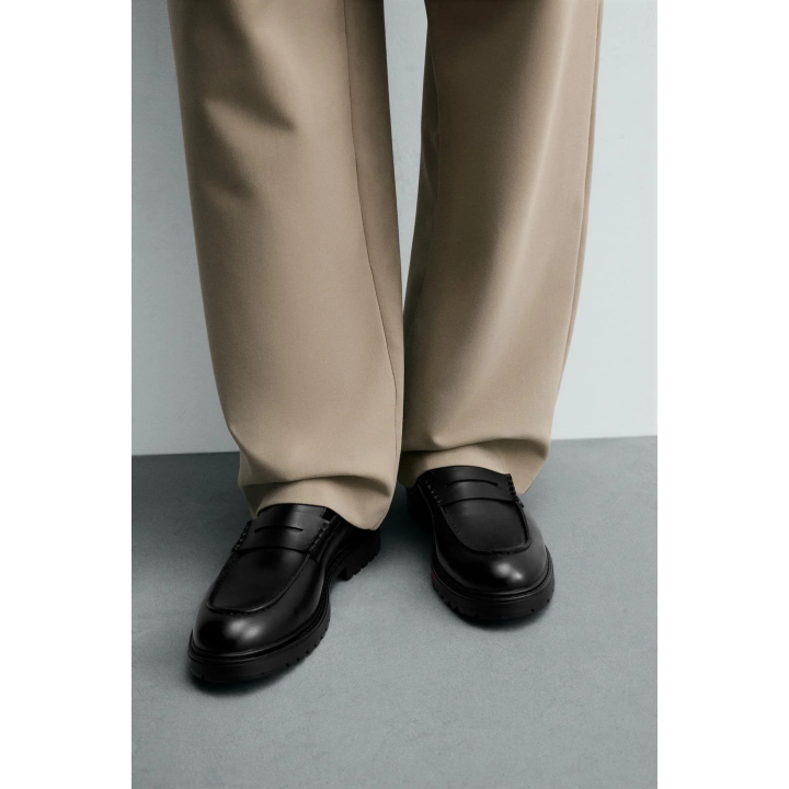 СТРОГИЕ ЛОФЕРЫ С ПЛАНКОЙ